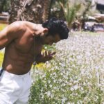 Aarón Díaz Instagram – Ay ay ay chiquititos… díganme de que presumen, yo les digo cuanto tiempo llevo haciéndolo. 😘  No se pongan muy machitos nenitos… Ya llegó Papi a decirles las cosas como son.