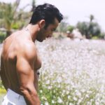 Aarón Díaz Instagram – Ay ay ay chiquititos… díganme de que presumen, yo les digo cuanto tiempo llevo haciéndolo. 😘  No se pongan muy machitos nenitos… Ya llegó Papi a decirles las cosas como son.