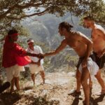 Aarón Díaz Instagram – En este episodio aprendimos que Los tarahumaras se llaman a sí mismos rarámuri, que significa corredores a pie; proviene de las raíces: rara (pie) y muri (correr). Habitan la parte de la Sierra Madre Occidental que atraviesa el estado de Chihuahua y el suroeste de Durango y Sonora. ¿Sabían eso?
🌵🇲🇽 México