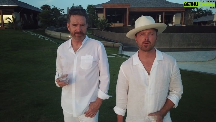 Aaron Paul Instagram - Cheers everyone! Your friends at @doshombres (Aaron & Bryan) raise a glass to you on this beautiful weekend. What’s in your Dos Hombres? 🥃 🎥 @lifebywhite Volume ☝️ ÀNI - Dominican Republic