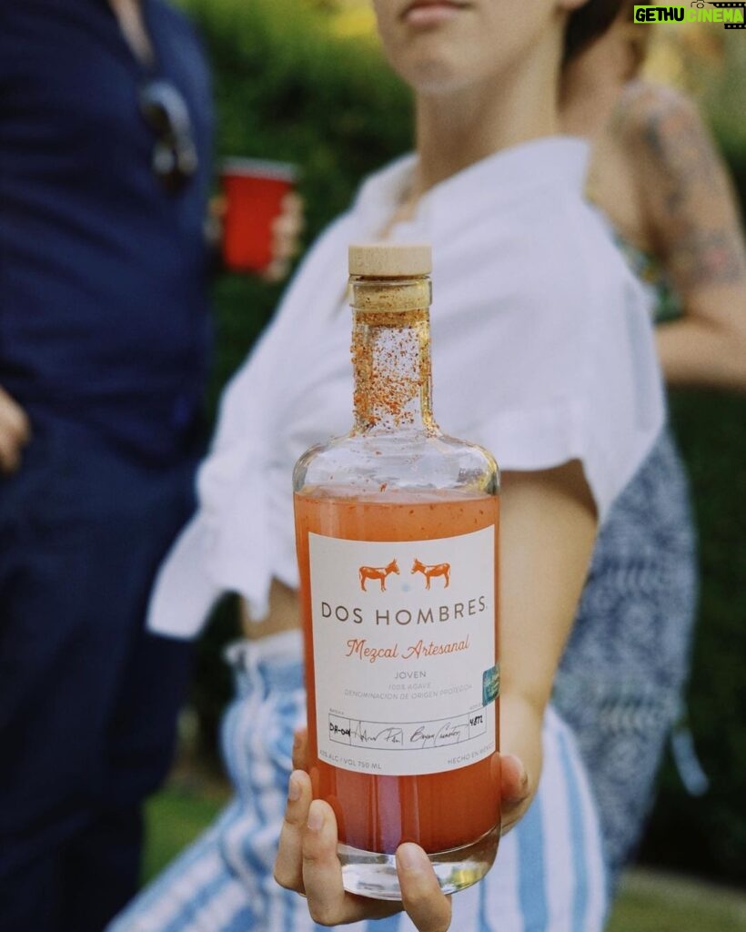 Aaron Paul Instagram - What’s your Dos Hombres Mezcal drink for the summer? This is Watermelon and Basil with a spiced sugar rim. 🥃 Raise a glass with your friends and let us know how you like to drink your Dos Hombres. 📷 @mrcameroncruz