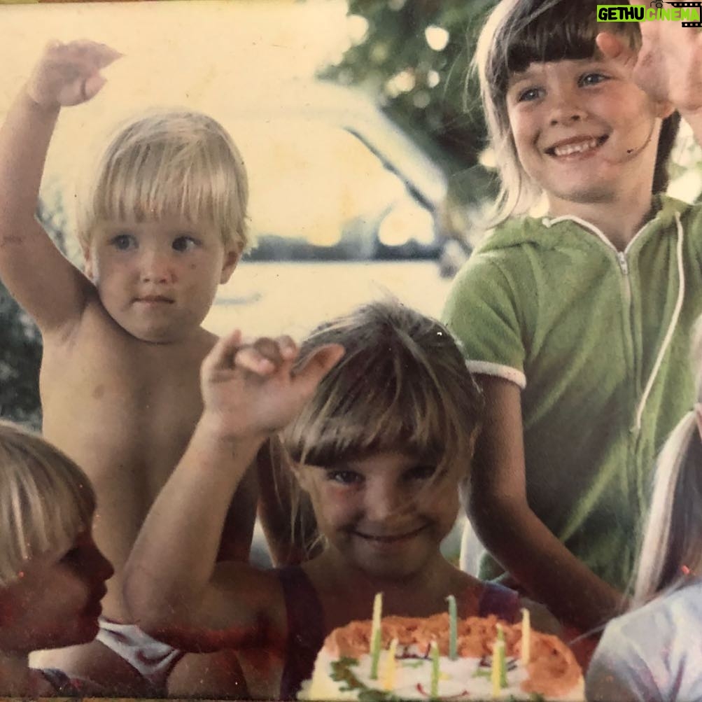 Aaron Paul Instagram - Happy birthday to one of the strongest ladies I know! My beautiful sister @rachelle_evans. I’m lucky to have you as a sibling and your kids are even luckier to have you as a mother. Love you lots! And yes, that is me raising my hand. I was really chunky back then.