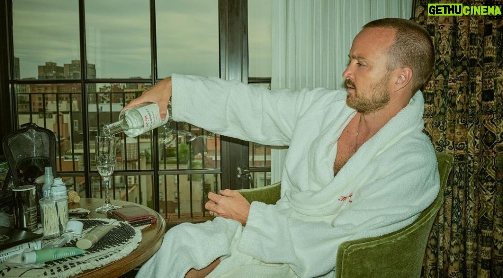 Aaron Paul Instagram - My prep for our big @westworldhbo season 4 premier. @boweryhotel robe with a champagne glass full of @doshombres. It’s honestly all I need to prepare me for how terrified I get on the red carpet.😬🥃😄I still don’t know what to do with my hands and I always feel like I look like an idiot. It’s embarrassing. Thank you @popeofthebowery for capturing these moments. You are the best my friend. Side note: I also got stuck in an elevator the night of the premier for 40 minutes and I lived to tell the tale. It was great. Can’t wait for you all to see what we have been doing on the show. It’s a crazy season and the first episode we all came out swinging. Congratulations to all involved. Sending you all my love. Salud!🥃 AP @hbo @hbomax @boweryhotel 💄@jennieredd New York, New York