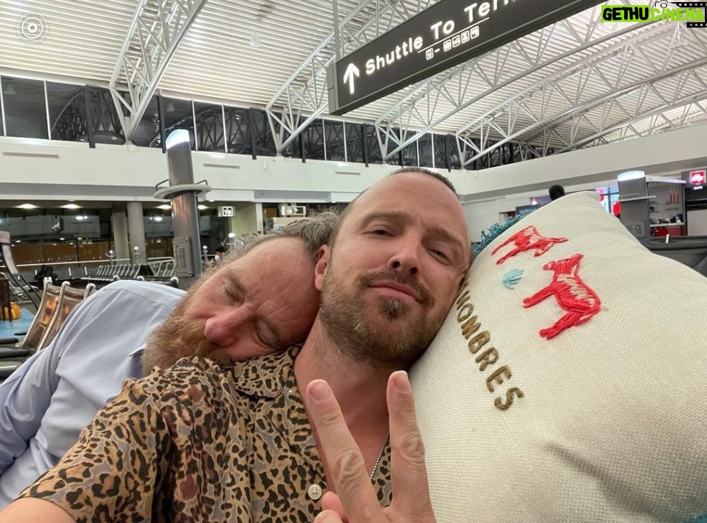 Aaron Paul Instagram - This @doshombres tour is just beginning. I need a nap. Thank you @witchery_stitchery for my new traveling pillow. @bryancranston still insists on sleeping on my shoulder. Thank you for the love everyone. We have had the best time serving up some drinks and raising a glass with all of you. LFG Fastest growing Mezcal in the game!🥃🚀