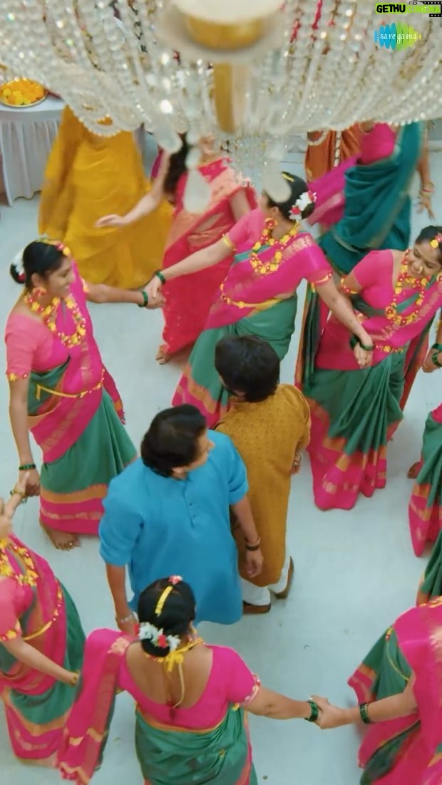 Aarya Ambekar Instagram - New song from the Marathi film "Delivery Boy".. composed by @chinarmaheshofficial dada and written by @mangeshkangane !!! The songs already out on @saregamamarathi 's YouTube channel..and the film is releasing today!!! Best wishes to the team!! @prathameshparab @kahani_puri_filmy_hai @chinarkharkar @ogalemaheshofficial @mangeshkangane