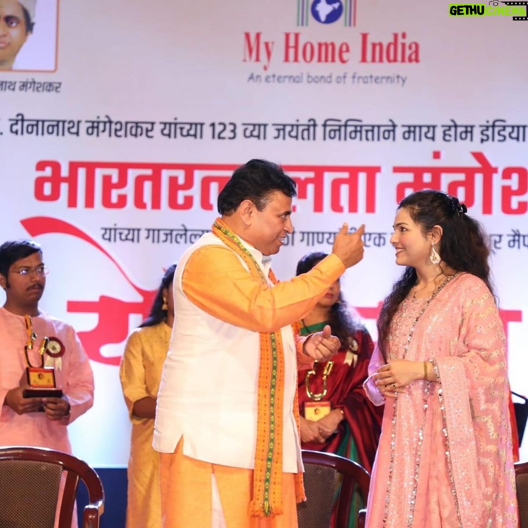 Aarya Ambekar Instagram - Attended the Bharat Ratna Lata Mangeshkar Award ceremony organised by Shri. @deodhar.sunil ji and @myhomeindiaofficial. I remember when I was in 4th std, we had a few new admissions in our class..girls from Meghalaya. After all these years, got to know yday that it was because of Sunilji’s efforts that we now have dentists and teachers in Meghalaya as our friends!!😄😄 @kai_cuddlybear @papang_13_08 Also had a good chat with @kunalstilak @arohwelankar