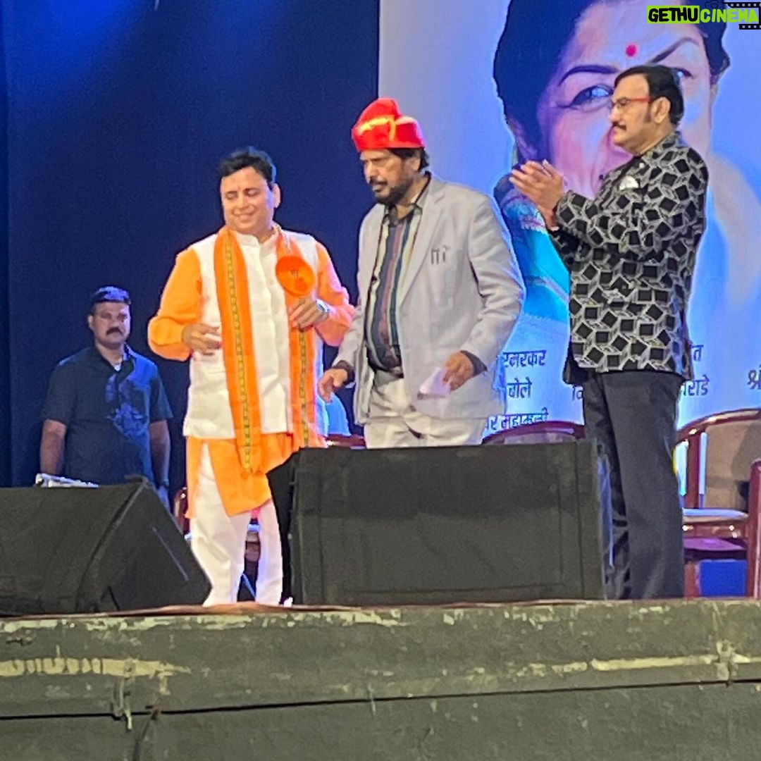 Aarya Ambekar Instagram - Attended the Bharat Ratna Lata Mangeshkar Award ceremony organised by Shri. @deodhar.sunil ji and @myhomeindiaofficial. I remember when I was in 4th std, we had a few new admissions in our class..girls from Meghalaya. After all these years, got to know yday that it was because of Sunilji’s efforts that we now have dentists and teachers in Meghalaya as our friends!!😄😄 @kai_cuddlybear @papang_13_08 Also had a good chat with @kunalstilak @arohwelankar
