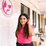 Aashna Shroff Instagram - When I got to spend a day with the fabulous women at @mynamahila and @benefitindia last year, I saw all the amazing work they do to empower women. I’ve always spoken about how I come from an all women household, so that day was truly special to me and I still cherish the experience. This women’s day, tap the link in Myna Mahila’s bio, and support their fundraiser so they can continue to help make women more confident, healthy and financially independent 🤍