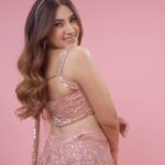Aashna Shroff Instagram - HAIR TRANSFORMATION ✨ When you are the bride to be you definitely need everything to be perfect! That is why I went ahead with my most trusted Matrix professional’s recommendation and got this absolutely perfect hair color - Matrix color melt in the shade Gold! ❤️ You know I love sticking to these tones in my hair and I’m just in awe with how beautiful my hair looks and feels now 💁🏻‍♀️😌 Ya’ll can choose from the different hair color melts 💥 Cinnamon spice, Red, Gold, Mocha, Choco Melt and rock the new look! So don’t miss out and head over to a Matrix Salon near you to get your hair colored too!! #Ad @matrixindia_lnc #DareToMelt #MatrixColorMelt #MatrixIndia