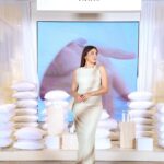 Aashna Shroff Instagram - Immerse yourself into the world of @maisonmargielafragrances at the @jioworlddrive pop-up and find your perfect Replica memory like I found mine in the Lazy Sunday Morning fragrance and candle 🤍 @tirabeauty #MaisonMargielaFragrances #SmellsLikeMemories #ad