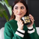 Aashna Shroff Instagram - My morning coffee time just got a shiny upgrade courtesy #ManishMalhotraStarbucks 🖤✨ get your hands on the beautiful limited edition collection at all Starbucks stores before it’s gone!! @starbucksindia @manishmalhotra05 #ad