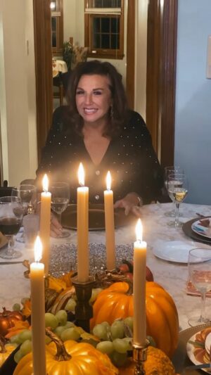 Abby Miller Instagram - HAPPY THANKSGIVING! I am so very grateful for my friends & family - and to all 4.6M of YOU ! Gobble gobble! 🦃❤️👏🏼 #aldc #aldcalways #abbylee #abbyleedancecompany #abbyleemiller #dancemoms #leaveitonthedancefloor #madhouse #happythanksgivng