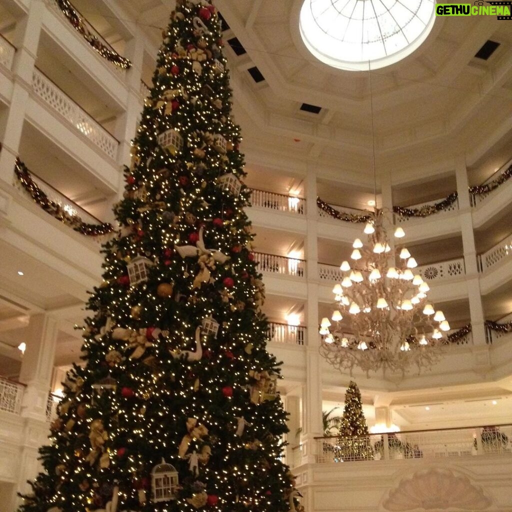 Abby Miller Instagram - Missing our magical times at the Grand Floridian Resort in Orlando! ❤️ love you Mom! #aldc #aldcalways #abbylee #abbyleemiller #maryenlorrainmiller #abbyleedancecompany #dancemoms #madhouse #leaveitonthedancefloor #disney #merrychristmas Disney's Grand Floridian Resort & Spa