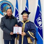 Abdel Aziz El Moslem Instagram - ‏بحمد الله تم منحي شهادة ‏«بروفيسور فخرية» من جامعة « أرابايف » الحكوميه العريقة في ⁧‫#جمهوريه_قرغيزستان‬⁩ ‏بحفل رسمي أكاديمي كبير صباح يوم الخميس ٢٥ يناير 2024 برعاية وحضور سعادة مستشار أمين عام الأمم المتحدة ورئيس الهيئة الخيريه الإسلاميه العالميه الدكتور⁧‫#عبدالله_المعتوق‬⁩ ، و المجلس الأكاديمي للجامعه، و رئيس مجلس #جمعية_السلام_للأعمال_الأنسانية_والخيرية الدكتور ⁧‫#نبيل_العون‬⁩ ، وذالك تقديرا لجهودي في تسخير الإعلام وتفعيل الدراما للقيم الاخلاقيه والأعمال الإنسانيه ، ومبادراتي في دعم العمل الإنساني في جمهورية قرغيزستان منذ اكتوبر من عام 2015 وإلي عام 2023 وبحمد الله رشحت من قبل 41 دكتور وموافقة رئيس وأعضاء مجلس الامناء الجامعه أهدي ⁧‫#شهادة‬⁩ ( ⁧‫#بروفيسور_فخرية‬⁩ )إلي حضرة ⁧‫#صاحب_السمو‬⁩ أمير دولة الكويت سمو الشيخ مشعل الأحمد الجابر الصباح الوالد القائد حفظه الله ورعاه ، ‏وإلي الشعب الكويتي الوفي ، وأصحاب الأيادي البيضاء والقائمين على العمل الإنساني ، ووالدي الاستاذ عبدالله المسلم ، وأسرتي الكريمه . ‏⁧‫#الكويت‬⁩‏ ‏⁧‫#سمو_أمير_دولة_الكويت‬⁩ ‏⁧‫#الديوان_الأميري‬⁩ ‏⁧‫#مجلس_الوزراء‬⁩ ‏⁧‫#عبدالعزيز_المسلم‬⁩ ‏⁧‫