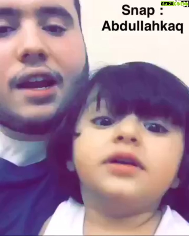Abdullah Algafari Instagram - اتوقع انا اول شخص يستفيد من تحديث سناب بشيء صدقي🌞😂وادعولها مصخنة بعد قلبي هي
