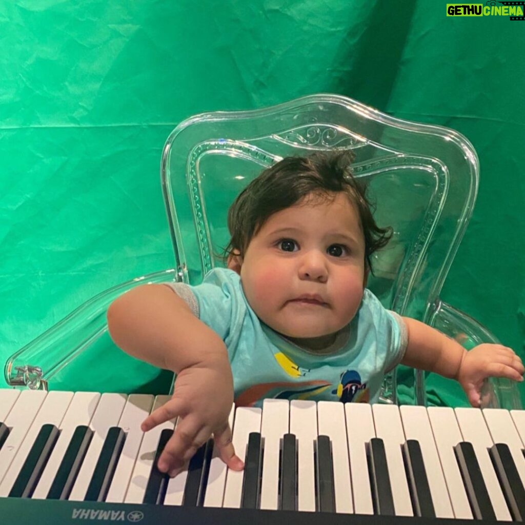 Abdullah Algafari Instagram - That's how you play baby shark on the keyboard.