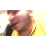 Abdullah Algafari Instagram - كنا نسوي ثوق راب انا و @warchieff مادريت ان امك عندي 😭