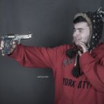Abdullah Algafari Instagram – الدنيا مليئة بالخونة والغدّارِين، فَلا تَثِق بأحد. حتّى يَدك قَد تَغدُر بِك! 
#وادي_الذئاب #سنوات_الضياع #مسلسلات_تركية
By: @d7ym1414