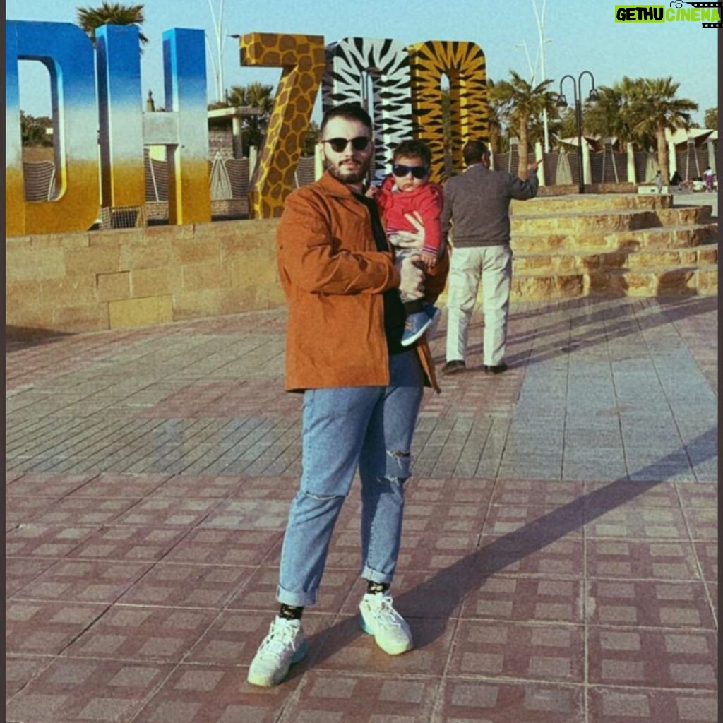 Abdullah Algafari Instagram - صورة بيحطها إبراهيم خلفية بعد عشرين سنة ⛵️