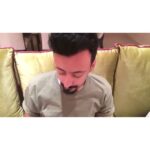 Abdullah Algafari Instagram - كيف تصرف واحد بثر اذا رديت عليه بالغلط 🌞 @warchieff @ibrahim3bdulr7man @moasalem