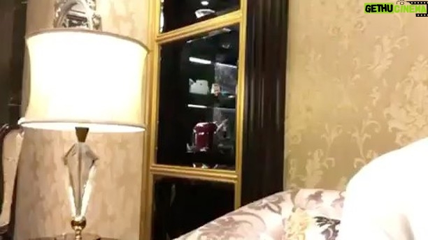 Abdullah Algafari Instagram - مشكله اذا جلست بمجلس كله قصمان 😐😂😭 . . . ابراهيم توهق وحب يشاركنا وطلع الموضوع طلاسم 😂😭😭😭💔 . . . #فردز #طنيبه #اتسعوه #ابو_سليمان #اردى_نوع #ما_مثلوه #اصوعوه ‏@ibrahimbasha ‏ ‏@ifahad600 ‏@az_bin_fahad @3zoqla #منشن_القصمان 😂👏🏻