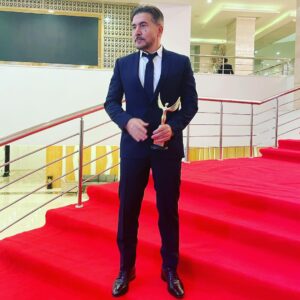 Abed Fahed Instagram - من #مصر_القاهرة_الإسكندرية_ #تحيا_مصر #مهرجان_الفضائيات_العربية شكرآً لكم على #التكريم_المميز والاستقبال الرائع #مصر _فن _حضارة ❤️#الصباح_إخوان #شتي_يا_بيروت