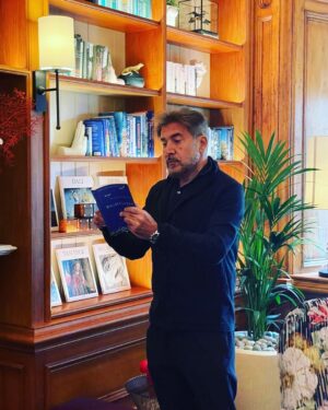 Abed Fahed Instagram - 📚📚

#عابد_فهد #قراءة #مطالعه 
managed by : @ahmad_alshamma
