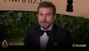 Abed Fahed Instagram - مجموعة من الاصدقاء الزملاء التقينا بالمهرجان الرائع الذي ضم كبار النجوم العالمين وتم الاحتفال الكبير بنجمة العالم العربي
  السيدة منى واصف
.
Fashion Designer: @ramisalamoun 

#joyawards #actor #star #tv #abed_fahed #2024
