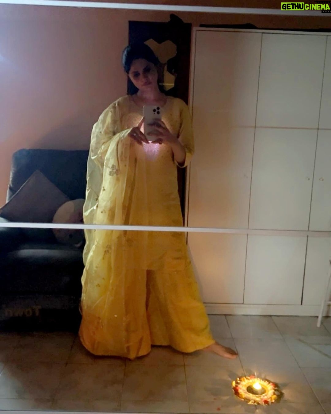 Abha Paul Instagram - About 12|11|23 🪔 Mumbai, Maharashtra