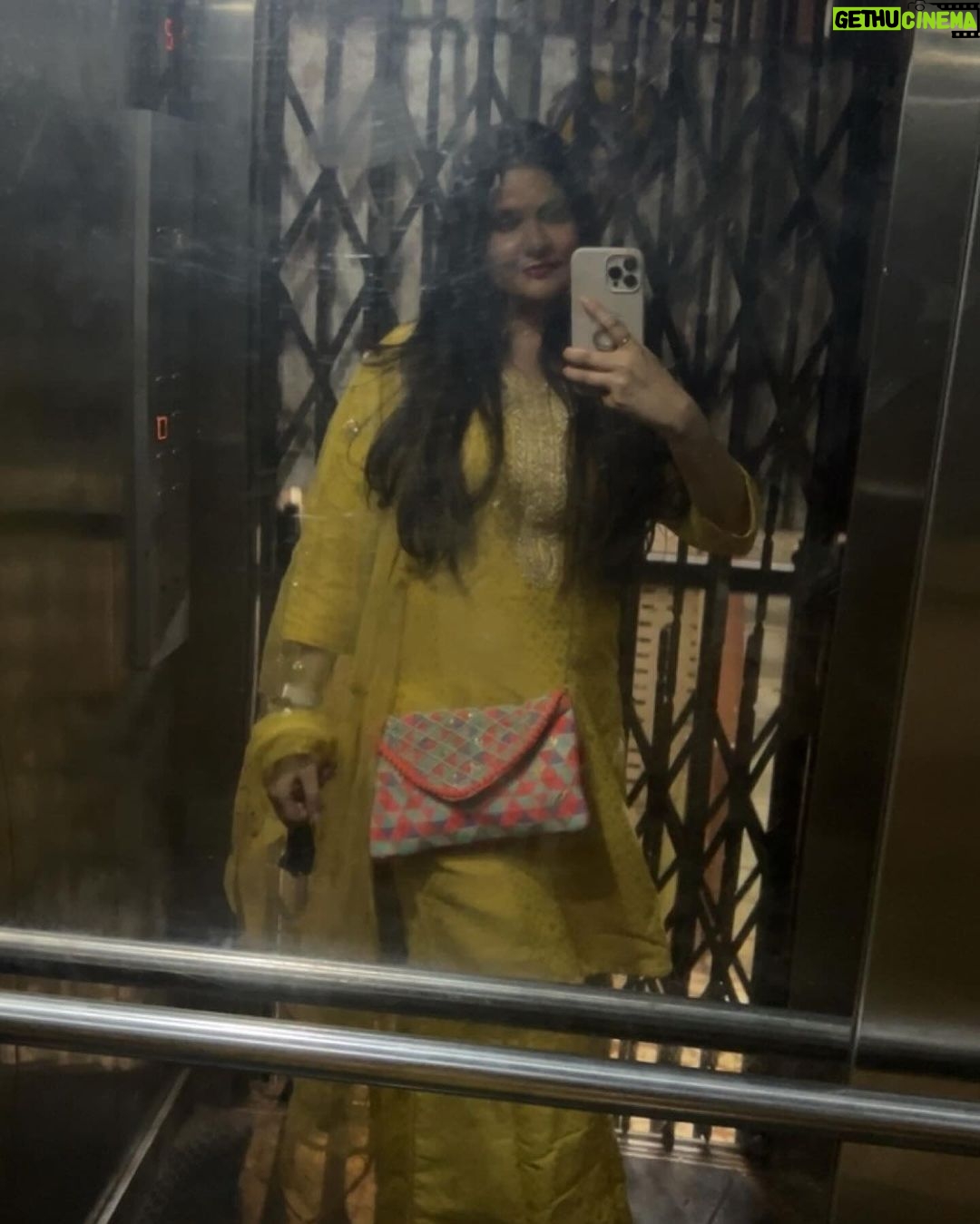 Abha Paul Instagram - About 12|11|23 🪔 Mumbai, Maharashtra