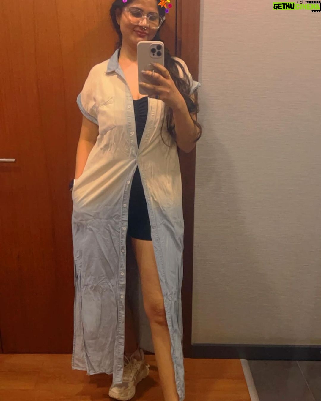 Abha Paul Instagram - Good evening 😍 Teşvikiye