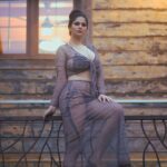 Abha Paul Instagram - “Ek creative twist, saree se bikini tak. Jo socha, wahi banaya. Yahi toh hai asli fashion revolution!” 😄 🔥 To kesa laga idea? #CreativityUnleashed #FashionRevolution #SareeToBikini #TrendsetterAabha