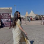 Abha Paul Instagram - Bhakti ka har kadam ek mannat, har nazar ek aarti. Somnath ki shanti, Nageshwar ke aalingan, aur Dwarkadhish ke divya darshan, inke saath meri spiritual journey ko darshati iss reel mein, devtaon ke ashirwad ki jhalak mile. In frame, in clip meri bhakti aur shraddha ka sundar chitran dekhe. 🙏✨ 🕉️🌸 #DivineJourney #TempleTales #SpiritualEscape #somnath #nageshwarjyotirling #dwarkadhish