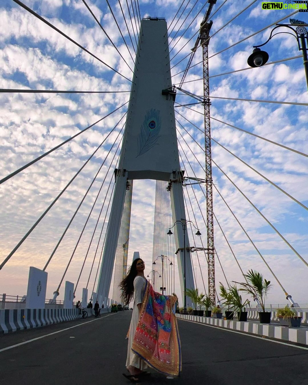Abha Paul Instagram - Dwarka’s new pride, Sudarshan Setu, where history meets modern marvels. Thank you, PM Modi @narendramodi for this gift. 🌉✨ #Dwarkadhish #NewBeginnings #bhetdwarka #sudarshansetu 😄 Bhet Dwarika