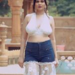 Abha Paul Instagram - Batao location? Do just comment 👇🏻