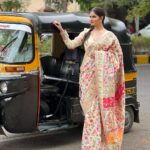 Abha Paul Instagram – Ethnic attires ❤️

1: #saree #banarasisaree 
2: #sindur #bhartiyaparampara 
 
Pics #credit  @yadav.himani 
#style  @yadav.himani 
#makeupartist  @ayesha_das_dowerah 
#hairstyles  @ayesha_das_dowerah CBD Belapur