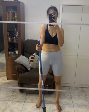 Abha Paul Instagram - आज ghar का सफ़ाया कर diya 🤣🤣

अब देख क्या रहे हो तुम भी अपने ghar की safaai कर लो 😂