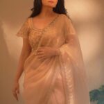 Abha Paul Instagram - Sarees are not just outfits, they’re a celebration of our culture, wrapped in 5 yards of elegance. 🥻 😍🔥 #brand @kalkifashion #photography @abhay_r_kirti #hairandmakeup @ayesha_das_dowerah #stylist @yadav.himani