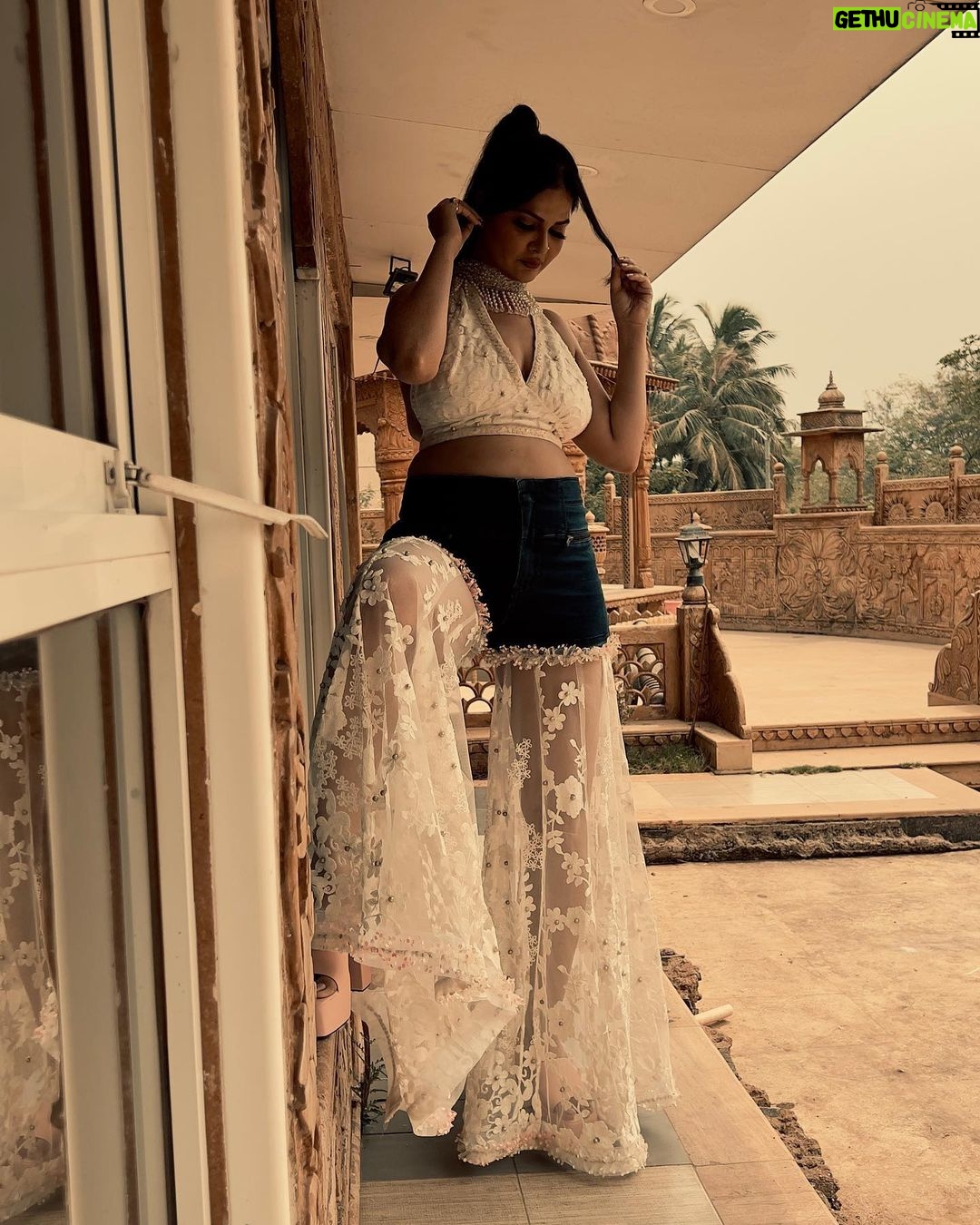 Abha Paul Instagram - #bts Designed by @yadav.himani 🔥