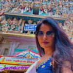 Abha Paul Instagram - Meenakshi Amman ka mandir, jahan har shilp kaam kahani sunata hai, aur galiyon mein phaili sugandh aatma tak ko chhoo jati hai. ✨ #MeenakshiAmman #MaduraiKiShaam #DivineVibes #SpiritualSojourn #TempleTales 🕉️✨ Meenakshi Amman Temple Madurai