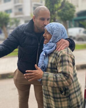 Abu Azaitar Instagram - The most beloved of people to Allah are the one who brings the most benefit to people.
The smiles and prayers of people in-need are my daily motivation to keep fighting for them .😔😢❤️🤲🏼