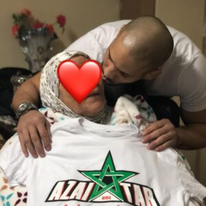 Abu Azaitar Instagram - لقد بُلينا والحمدلله على كل حال بموت جدتنا وحبيبة قلوبنا

فلا حول ولا قوة الا بالله العلي العظيم. 

  عظم الله أجرنا وأحسن عزاءنا وغفر لميتنا
لله ما اعطى ولله ماخذ وكل شي عنده باجل 😢

ان العين لتدمع وان القلب ليحزن  وانا لفراقك ياجدتي لمحزونون ولانقول الا مايرضي ربنا 

انا لله وانا اليه راجعون 😢

The mother of my mother passed away ! May Allah bless her and let her access the paradise 🤲🏼😢🤲🏼