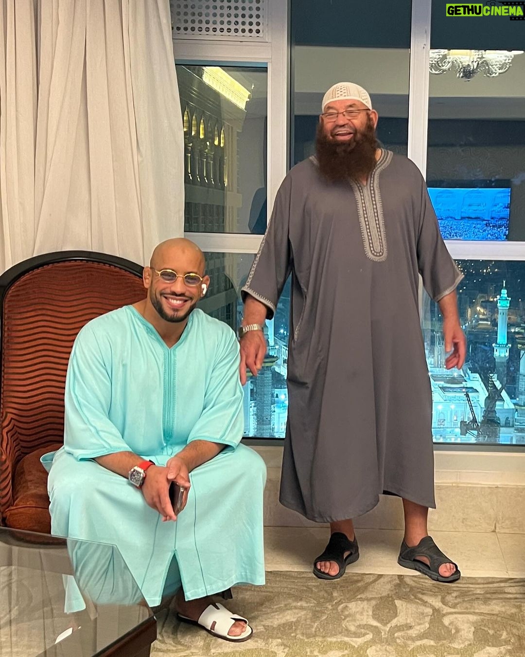 Abu Azaitar Instagram - ﴿ وَاخْفِضْ لَهُمَا جَنَاحَ الذُّلِّ مِنَ الرَّحْمَةِ وَقُل رَّبِّ ارْحَمْهُمَا كَمَا رَبَّيَانِي صَغِيرًا﴾❣️