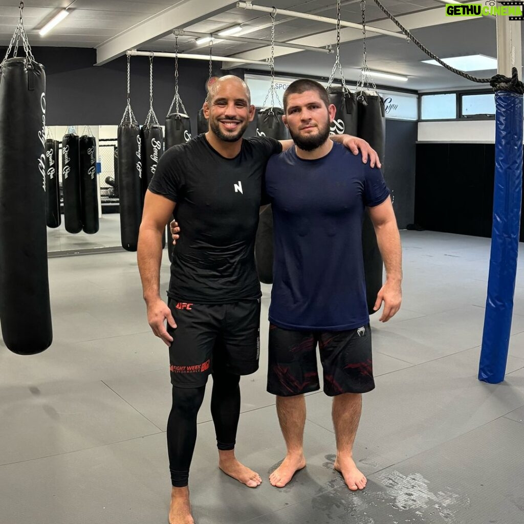 Abu Azaitar Instagram - Almost 10 years since the first preparation together. Never changed ❤️ Always a pleasure to have my brother Khabib around . Thanks for the rounds 💪🏽 Amsterdam, Netherlands