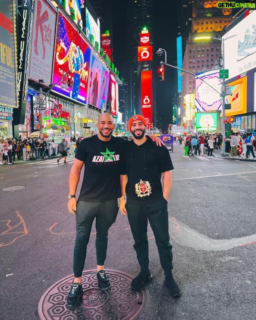 Abu Azaitar Instagram - NewYork, Madison Square Garden, Fight week . HERE WE ARE 💪🏽 #MayAllahGiveUsTheVictory Times Square, New York City
