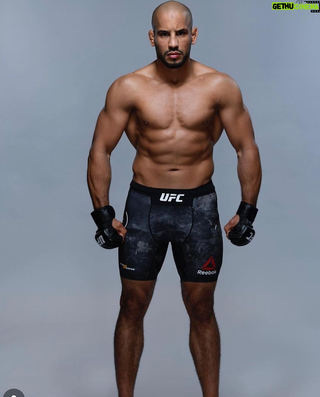 Abu Azaitar Instagram - Can’t wait to get back to the cage and raise the flag of my beloved country 🇲🇦