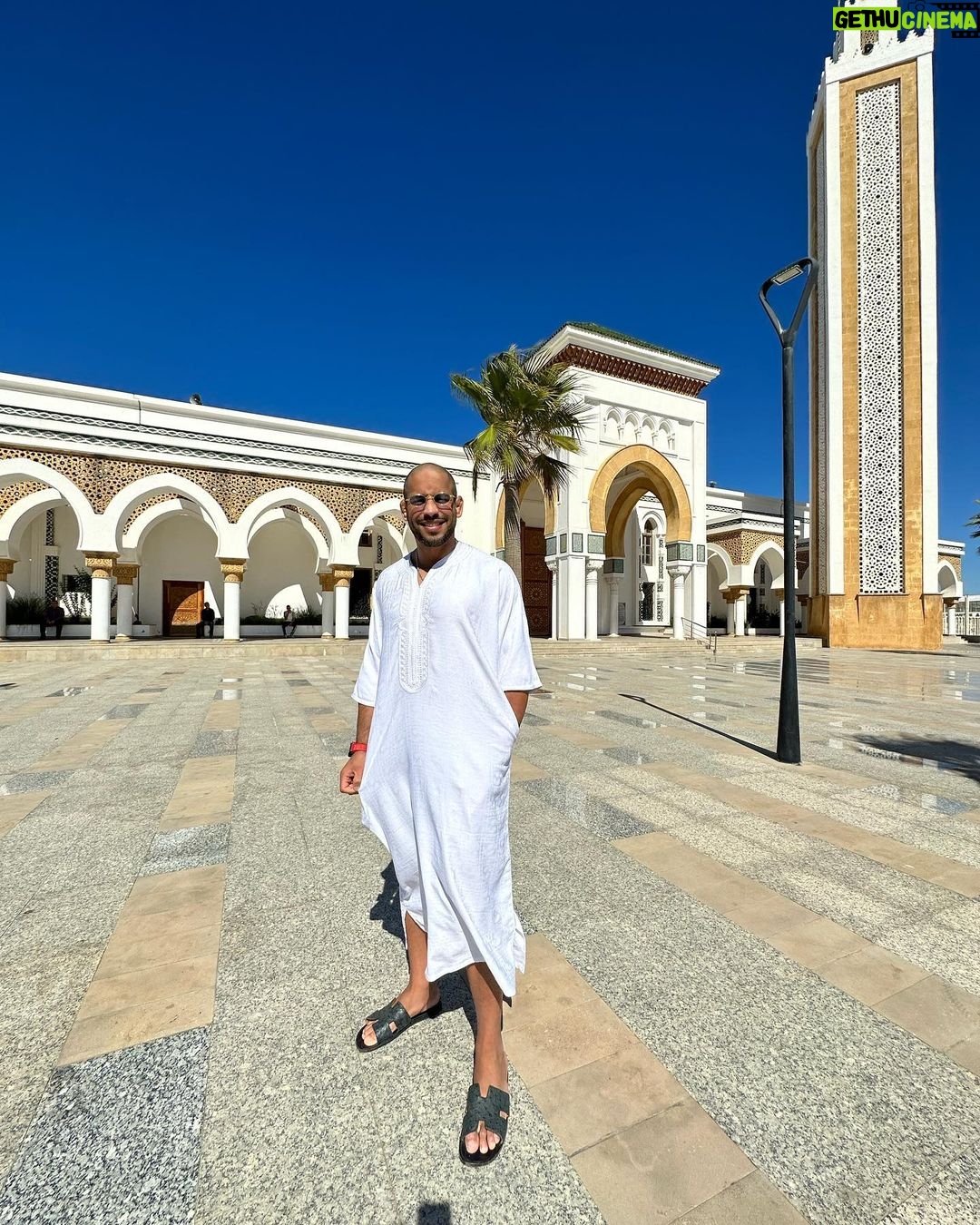 Abu Azaitar Instagram - I don’t have a caption for this post , I just want to wish everyone a peaceful day and don’t forget to enjoy the things that matter .🤲🏽💪🏽 Tanger طنجة