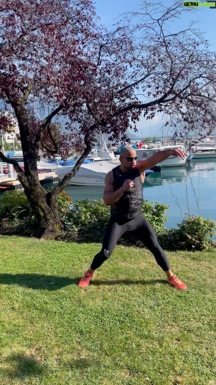 Abu Azaitar Instagram - Post Run Cool-down 😎