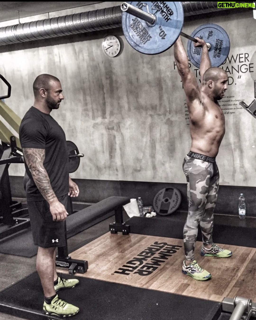Abu Azaitar Instagram - No Excuses 💪🏽 @coachseyit