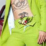 Achille Lauro Instagram - Hanno detto tante stronzate su di me. Che sono solo un modello, un prodotto di marketing, un disgraziato, una femmina. Ma sono molto peggio 🧚‍♀️ “Lauro” è fuori ovunque